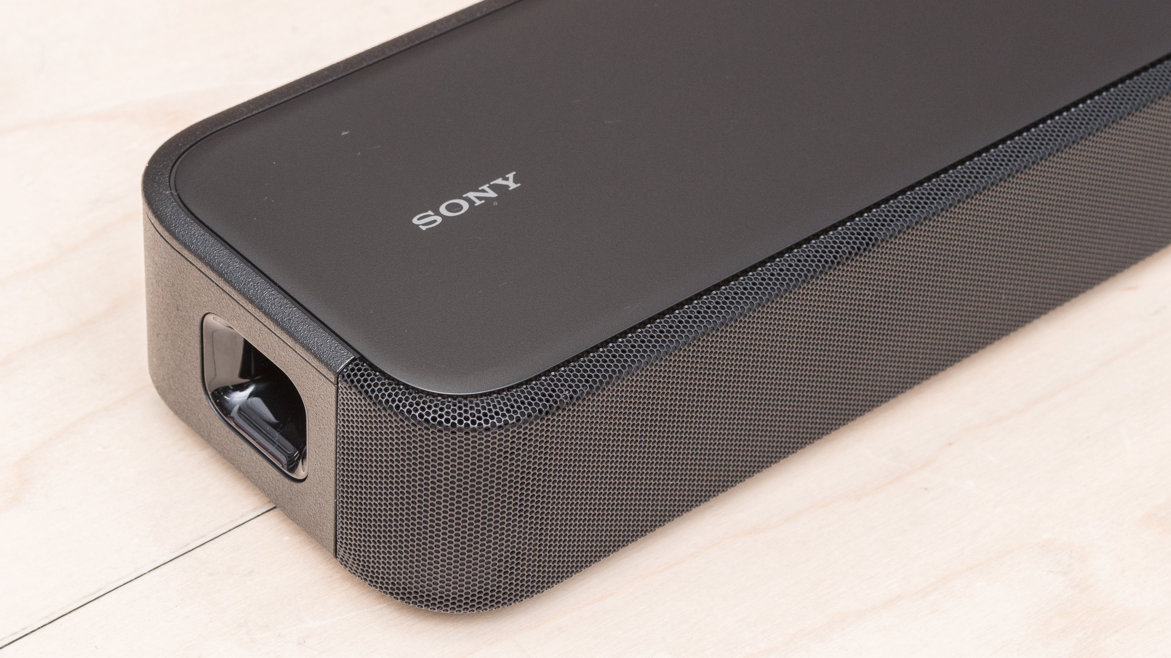 Sony HT-S2000 3.1ch Dolby Atmos Soundbar - Black - build detail view