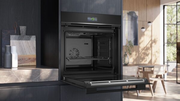 Siemens iQ700 Built-in Single Oven | HB732G1B1B
