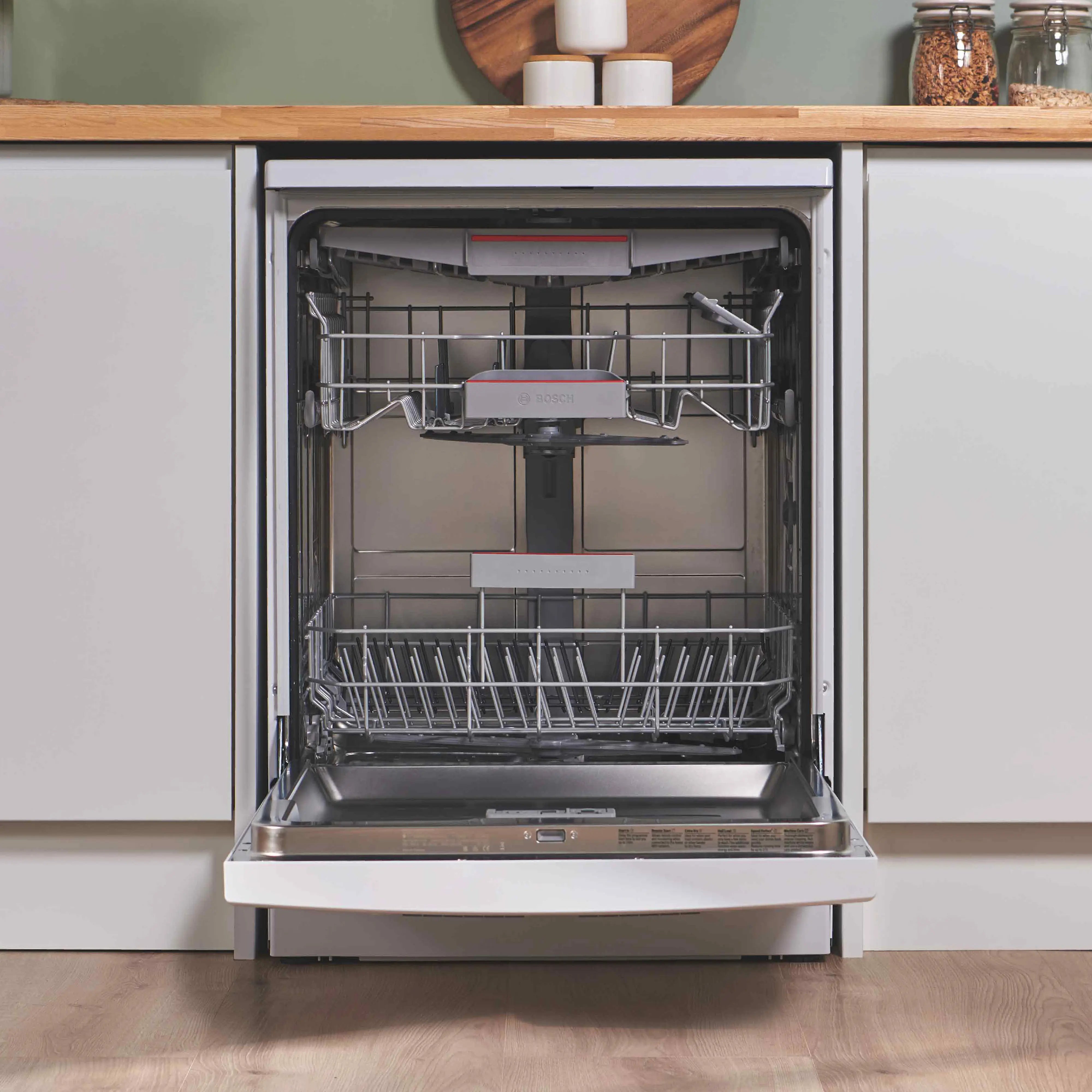 Bosch Series 6 SMS6ZCW10G freestanding 60cm dishwasher in White