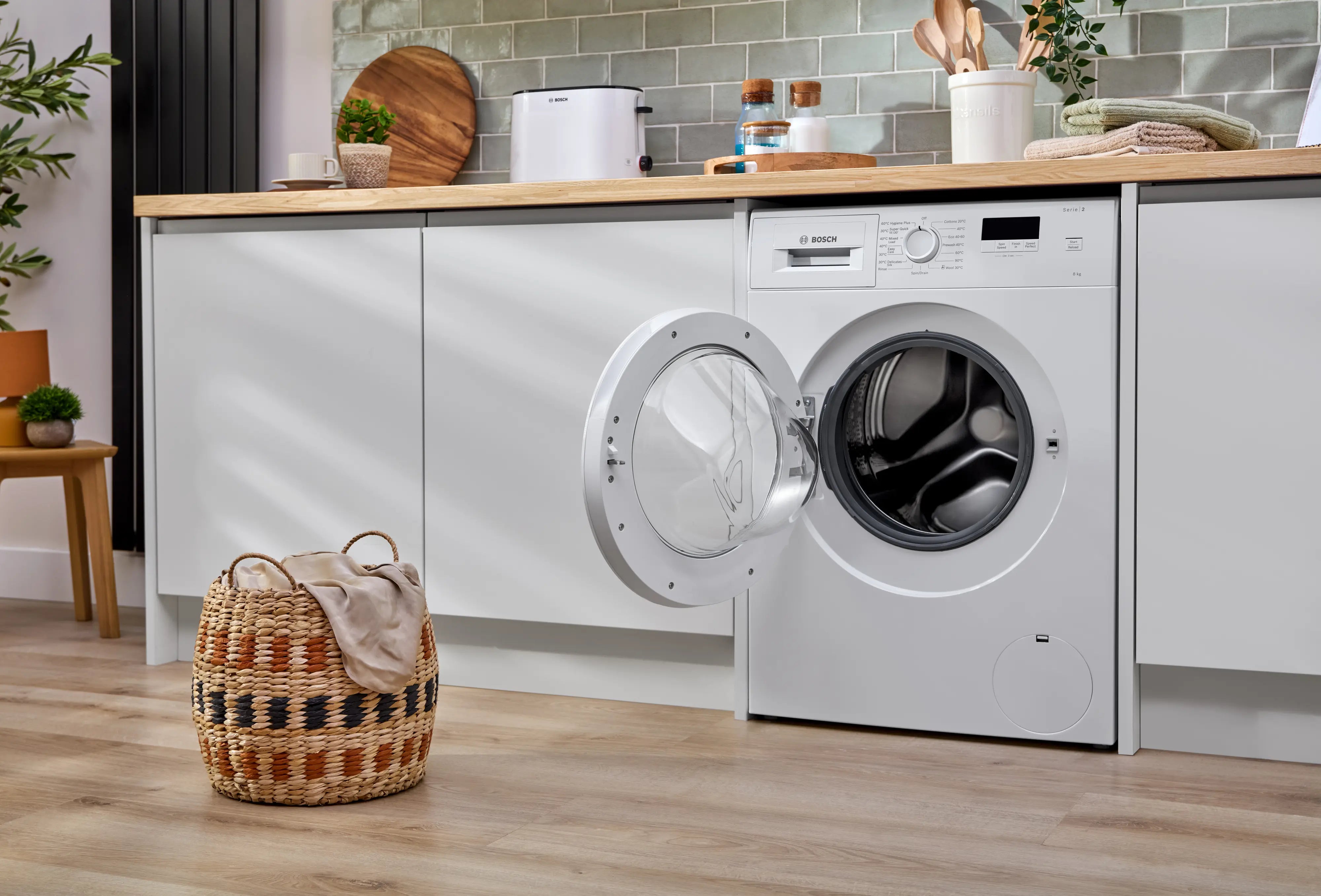 Bosch WGE03408GB Series 2 freestanding 8kg washing machine in White
