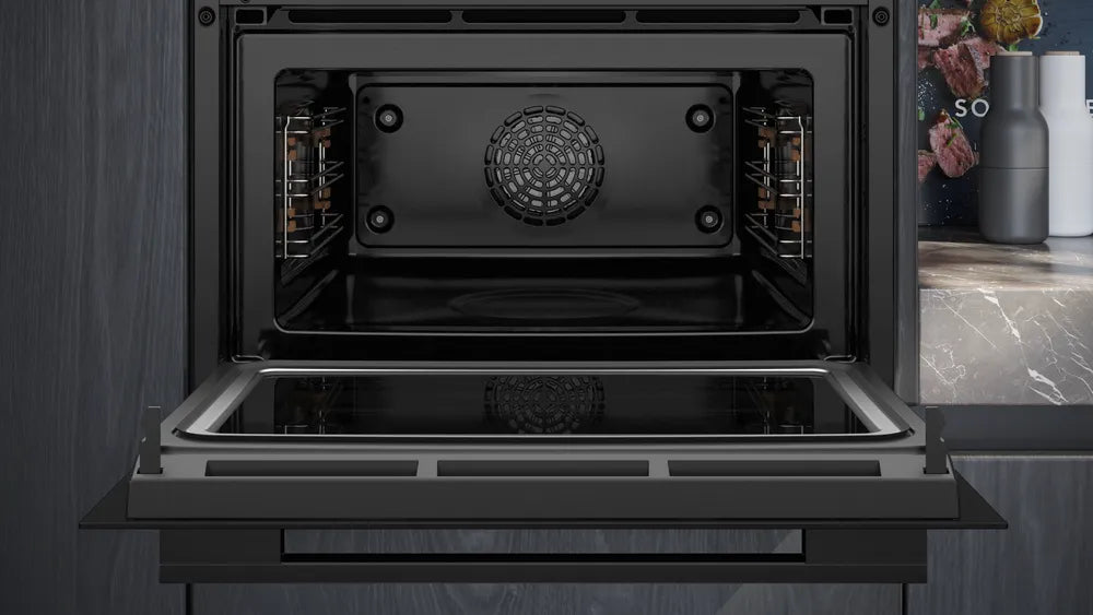 Siemens iQ700 Built‑In Compact Oven with Microwave Function – Black | CM724G1B1B