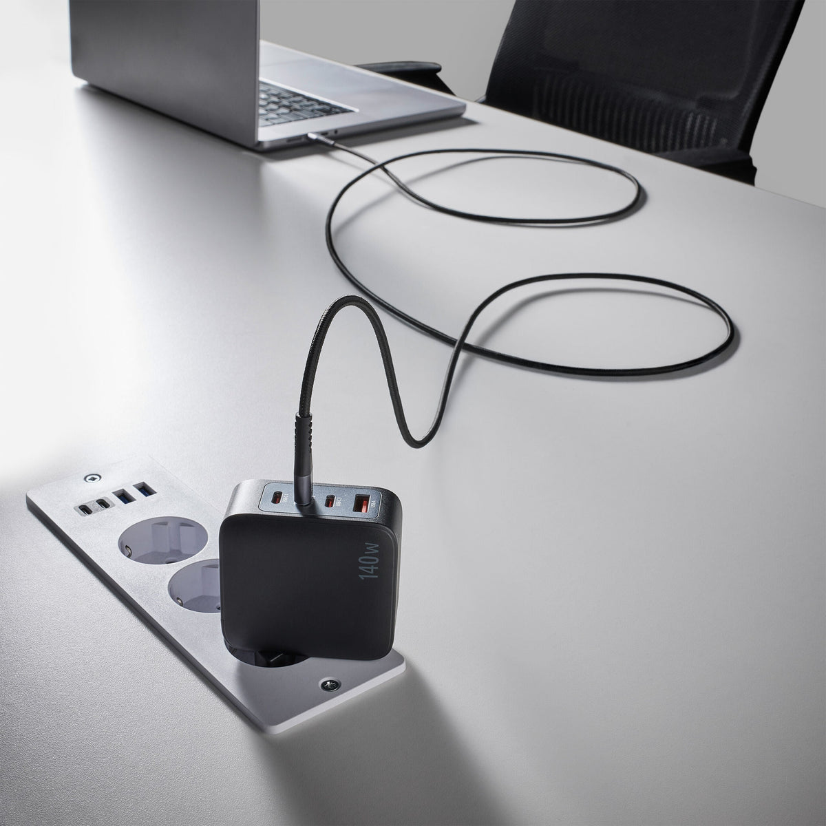 Intenso C240C USB-C to USB-C Cable 2m 240W - Black - view 2