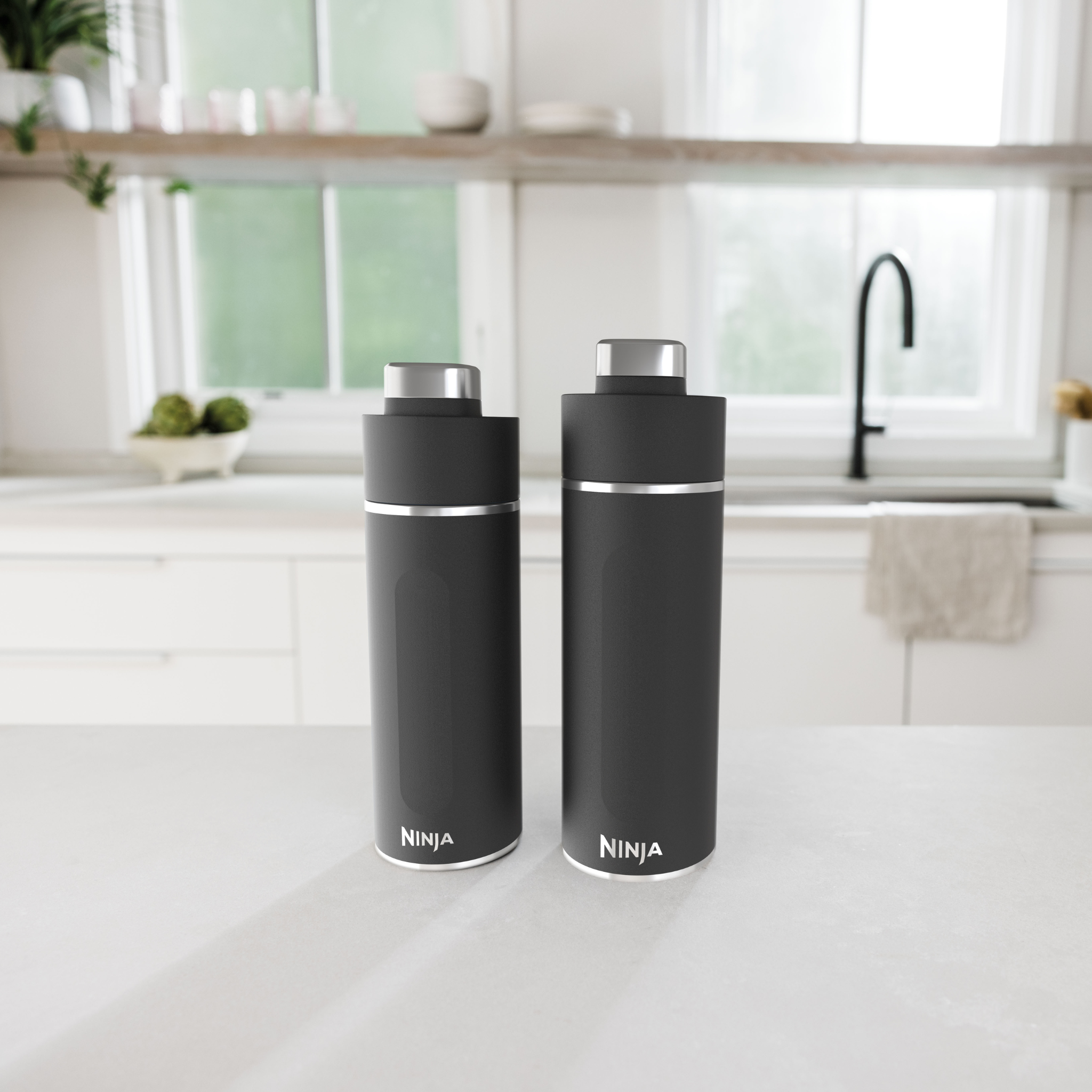 Ninja Thirsti Insulated Travel Bottle 530ml Black product image