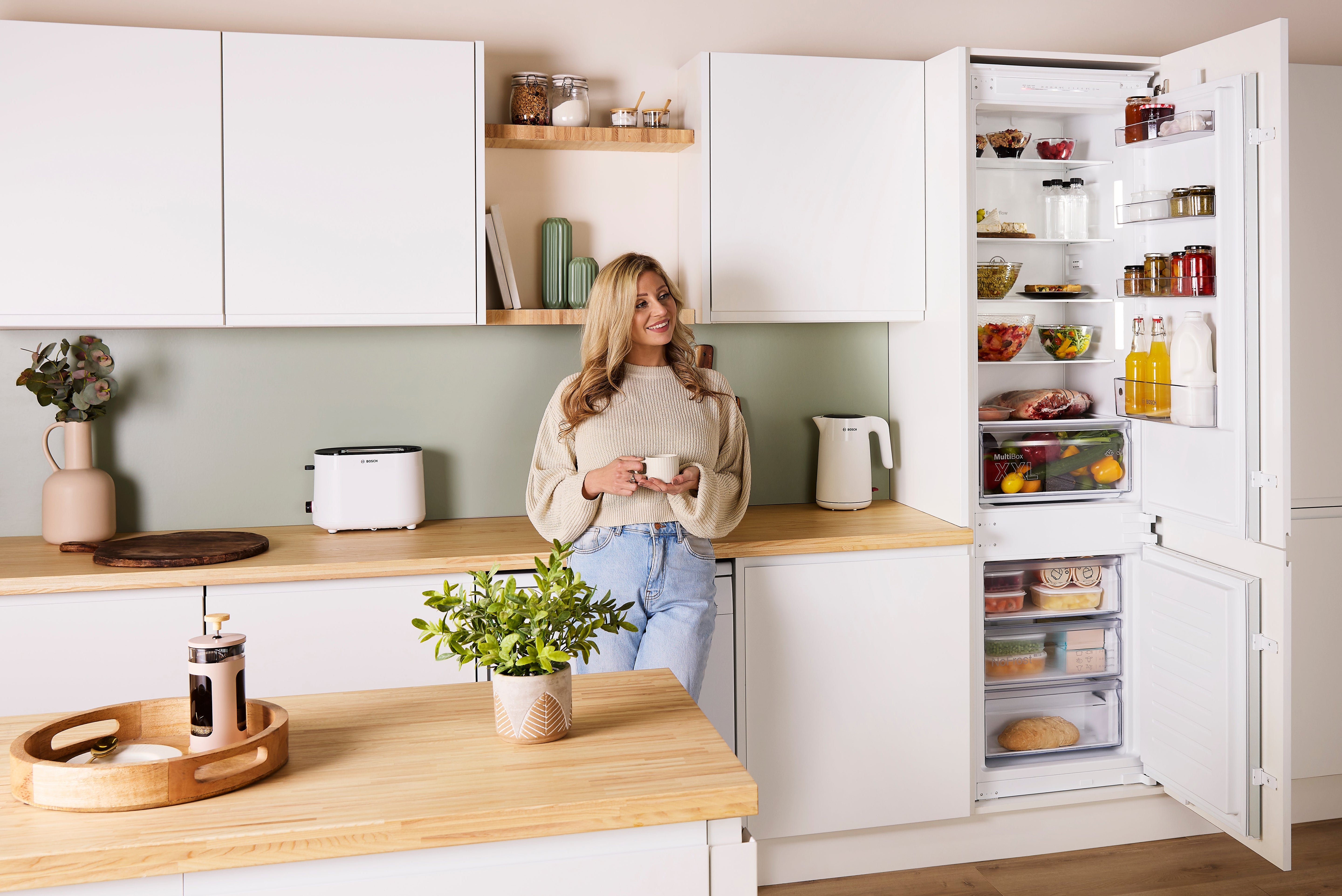 Bosch Series 2 290L Built-In Frost Free Fridge Freezer | KIN96NSE0G