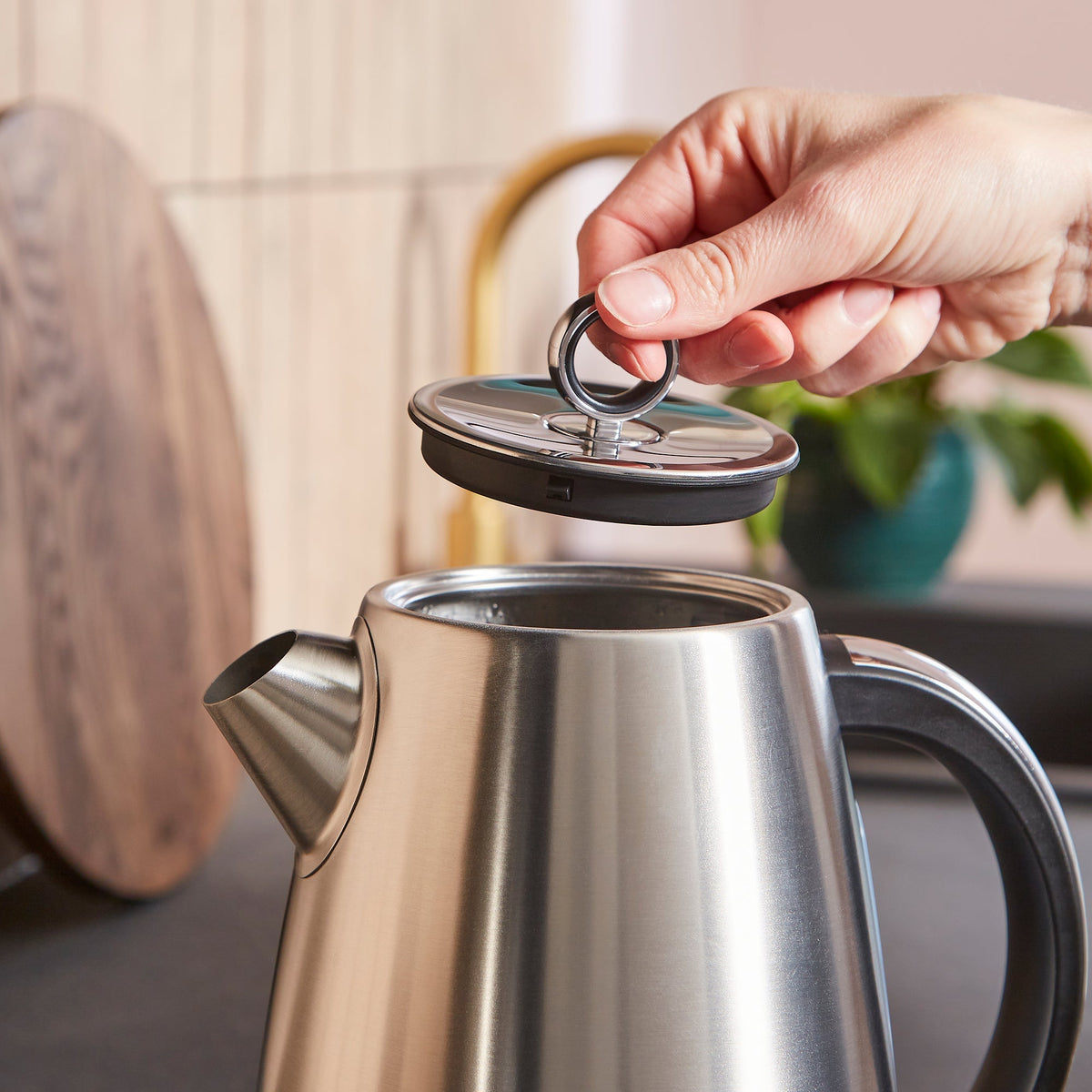 Morphy Richards Essentials Kettle 1.7L Black product image