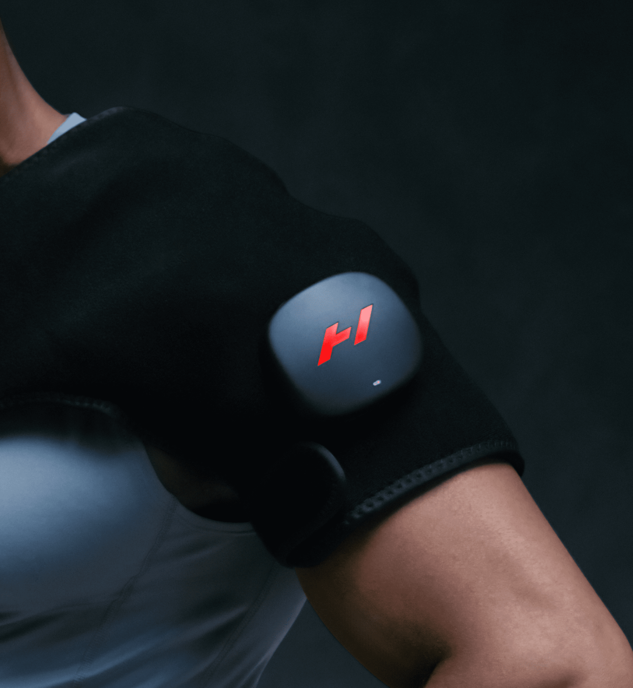 Hyperice Venom 2 Shoulder black wrap — additional angle